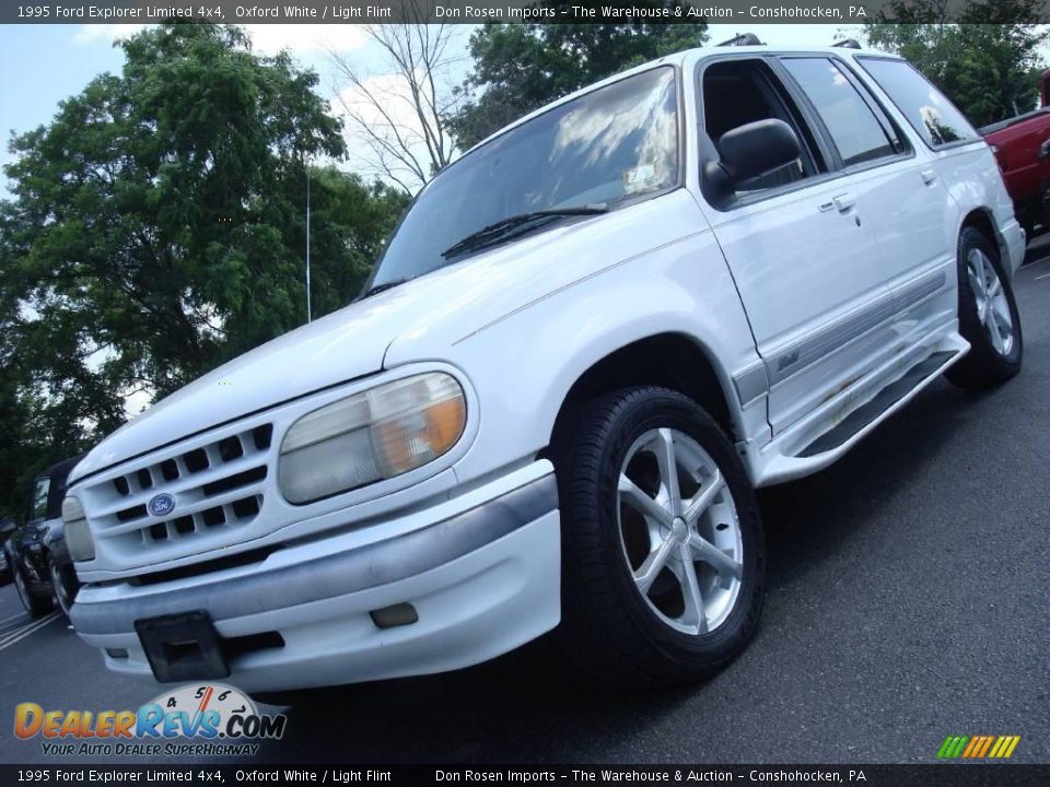 1995 Ford Explorer Limited 4x4 Oxford White / Light Flint Photo #2