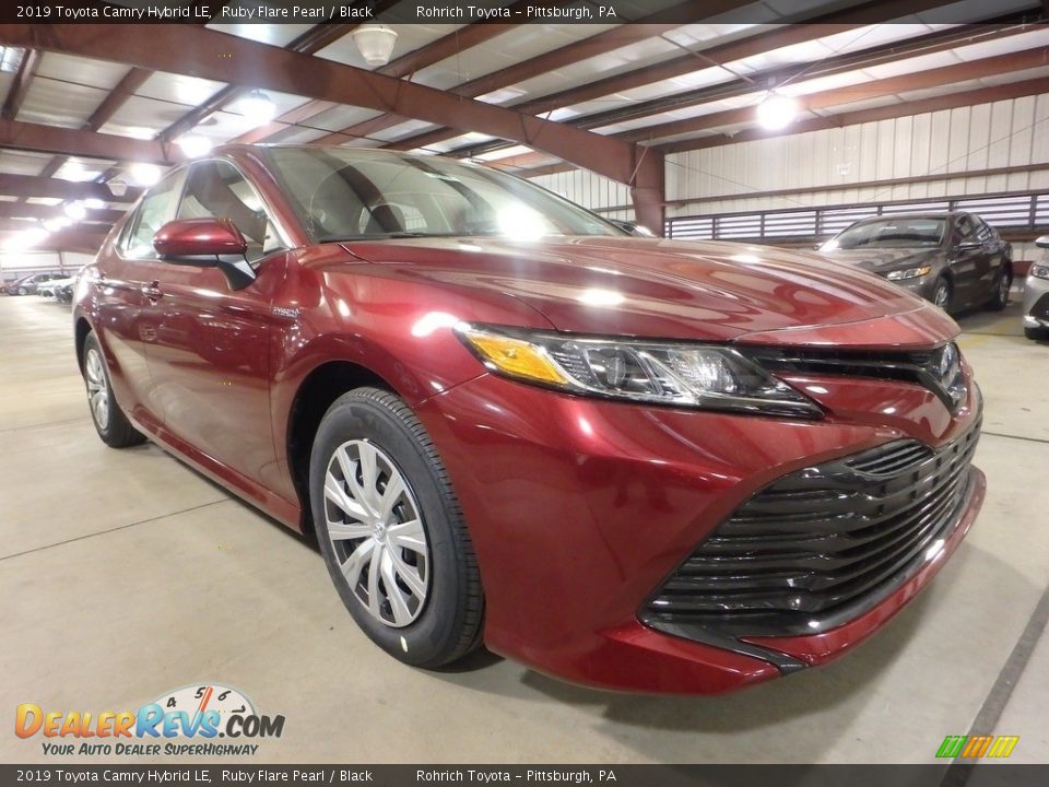 2019 Toyota Camry Hybrid LE Ruby Flare Pearl / Black Photo #1