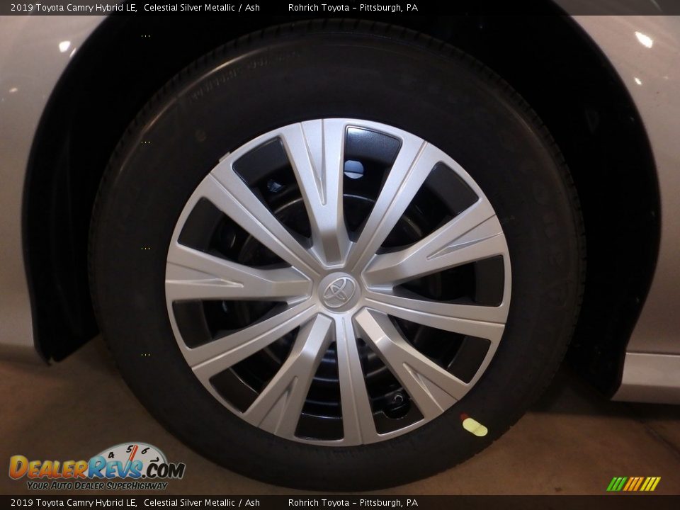 2019 Toyota Camry Hybrid LE Celestial Silver Metallic / Ash Photo #5