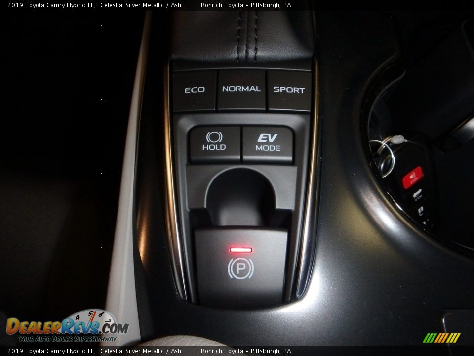 2019 Toyota Camry Hybrid LE Celestial Silver Metallic / Ash Photo #15