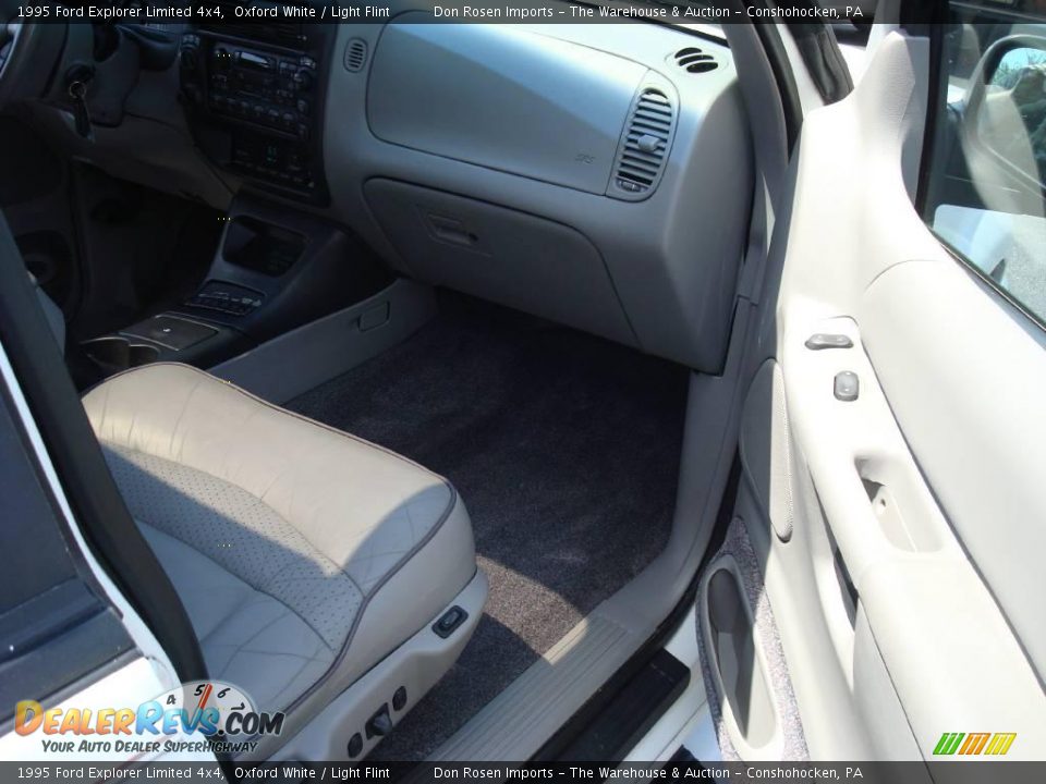 1995 Ford Explorer Limited 4x4 Oxford White / Light Flint Photo #17