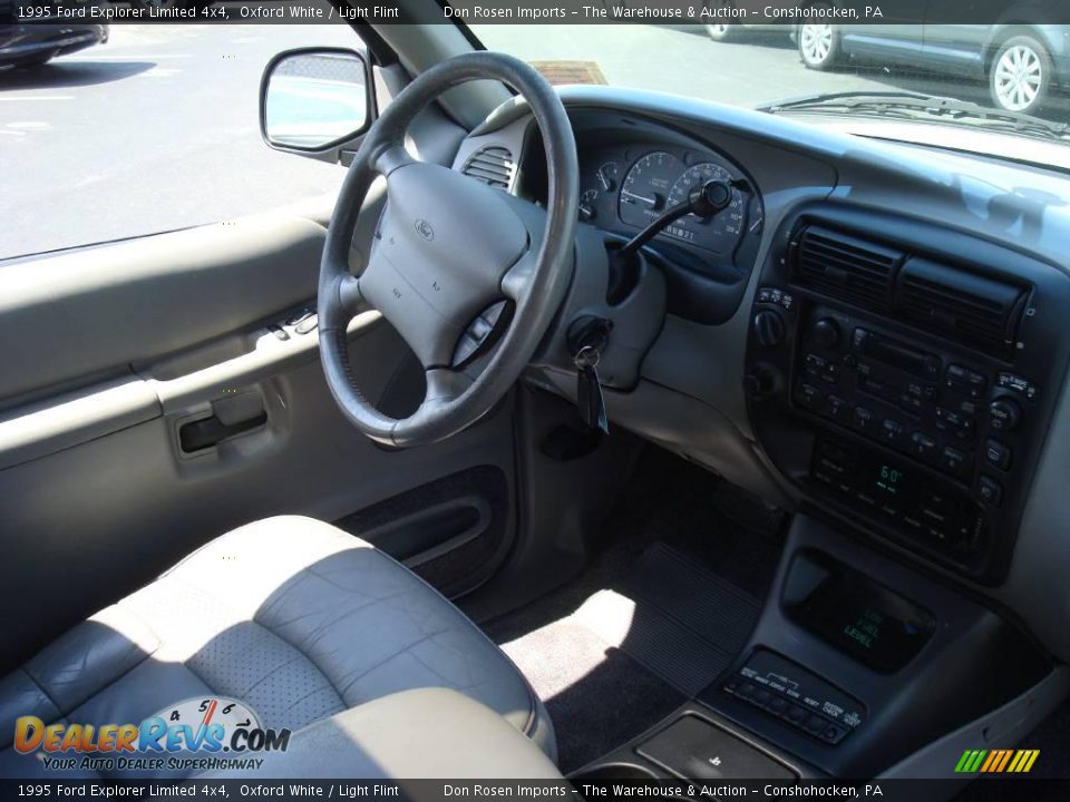1995 Ford Explorer Limited 4x4 Oxford White / Light Flint Photo #18
