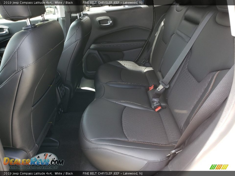 2019 Jeep Compass Latitude 4x4 White / Black Photo #6