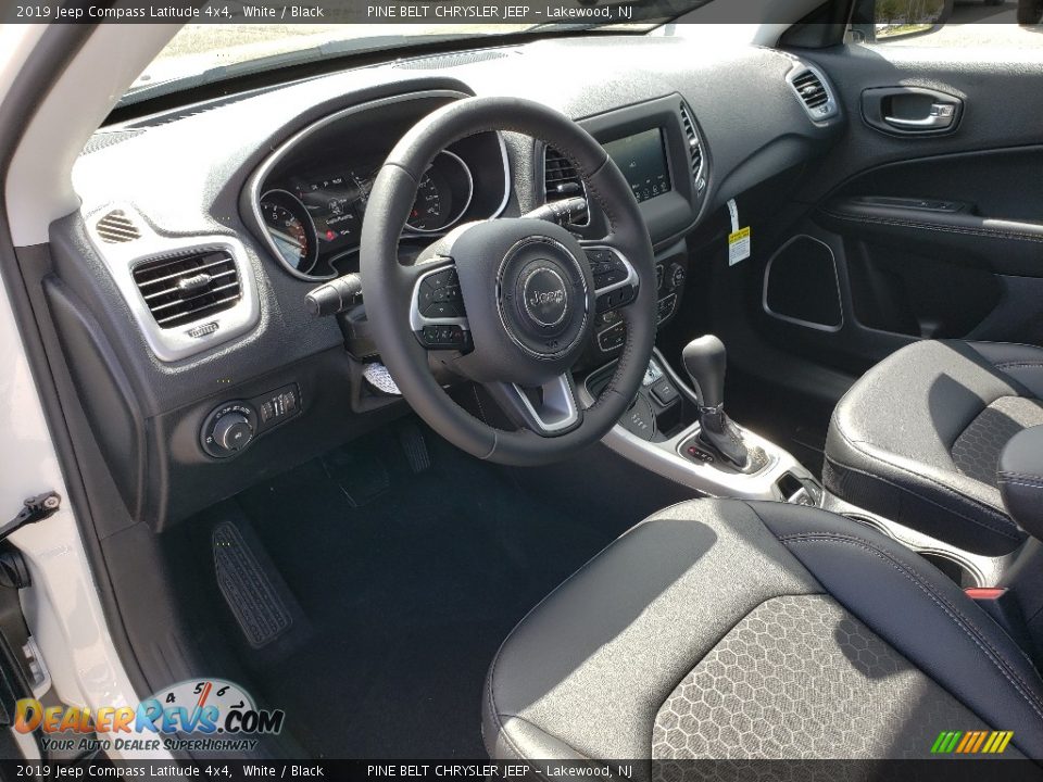 2019 Jeep Compass Latitude 4x4 White / Black Photo #7