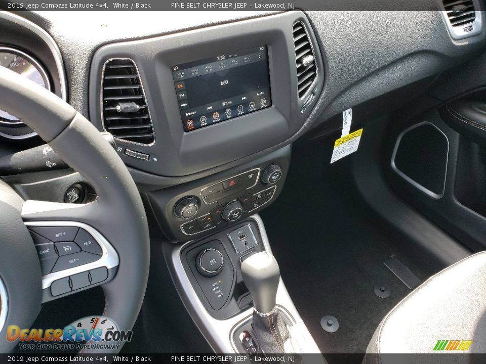 2019 Jeep Compass Latitude 4x4 White / Black Photo #10