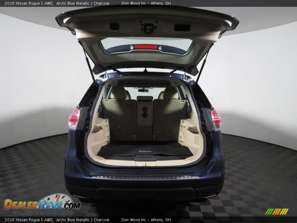 2016 Nissan Rogue S AWD Arctic Blue Metallic / Charcoal Photo #12