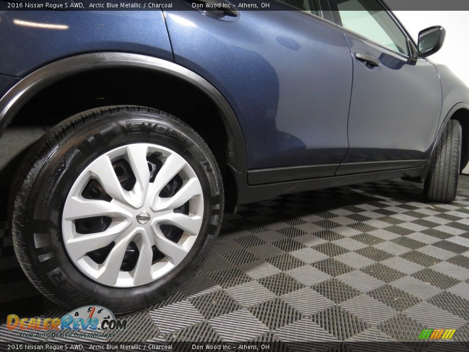 2016 Nissan Rogue S AWD Arctic Blue Metallic / Charcoal Photo #16