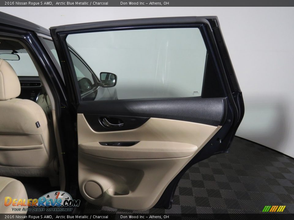 2016 Nissan Rogue S AWD Arctic Blue Metallic / Charcoal Photo #28