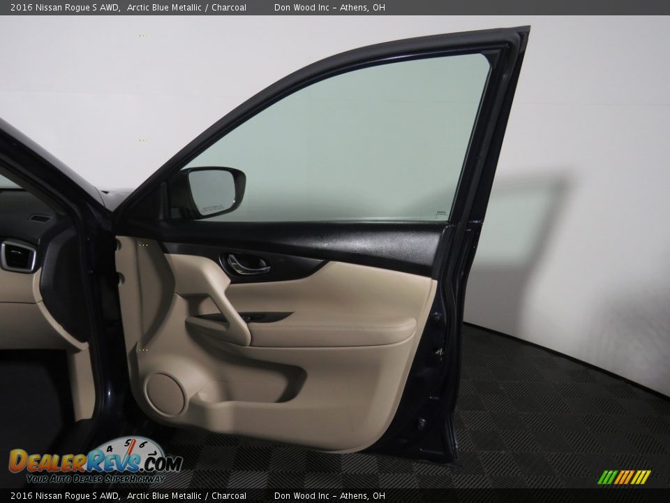 2016 Nissan Rogue S AWD Arctic Blue Metallic / Charcoal Photo #30