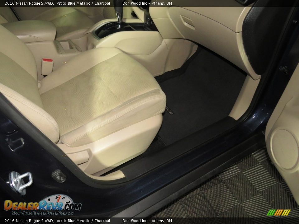 2016 Nissan Rogue S AWD Arctic Blue Metallic / Charcoal Photo #31