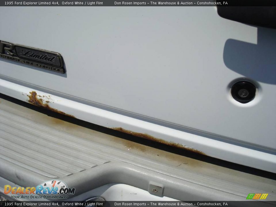 1995 Ford Explorer Limited 4x4 Oxford White / Light Flint Photo #27