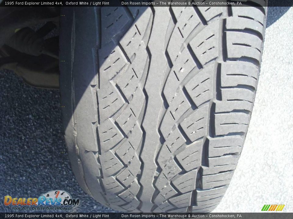 1995 Ford Explorer Limited 4x4 Oxford White / Light Flint Photo #34