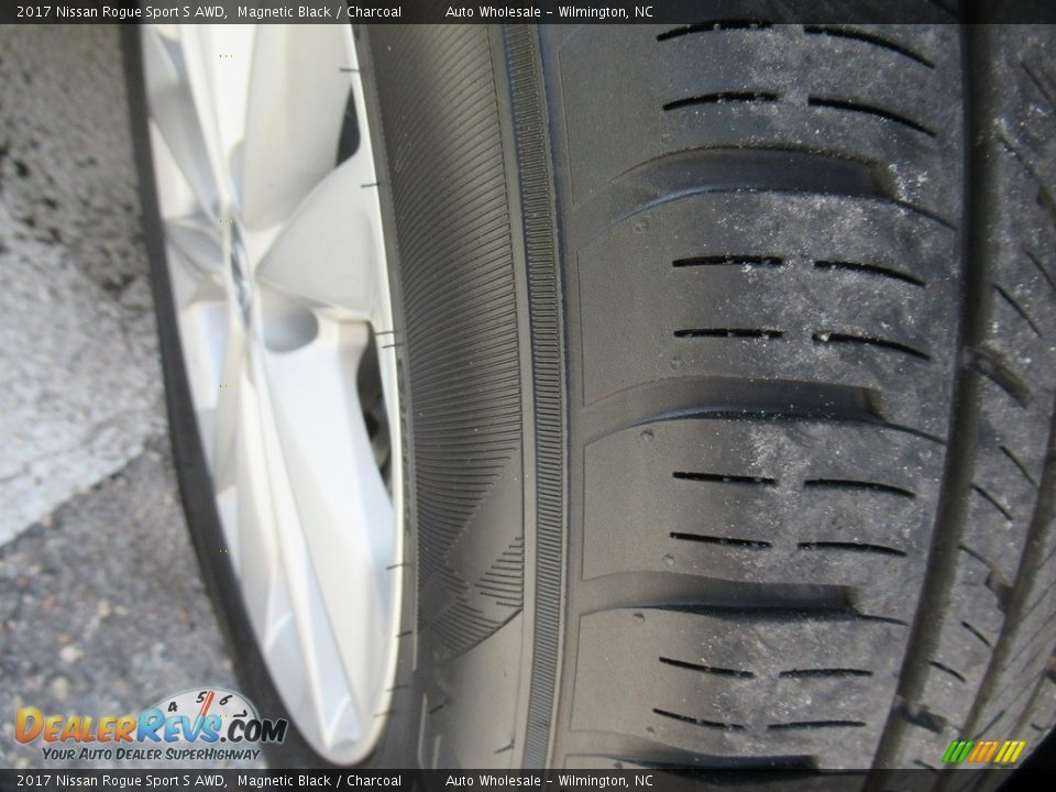 2017 Nissan Rogue Sport S AWD Magnetic Black / Charcoal Photo #8