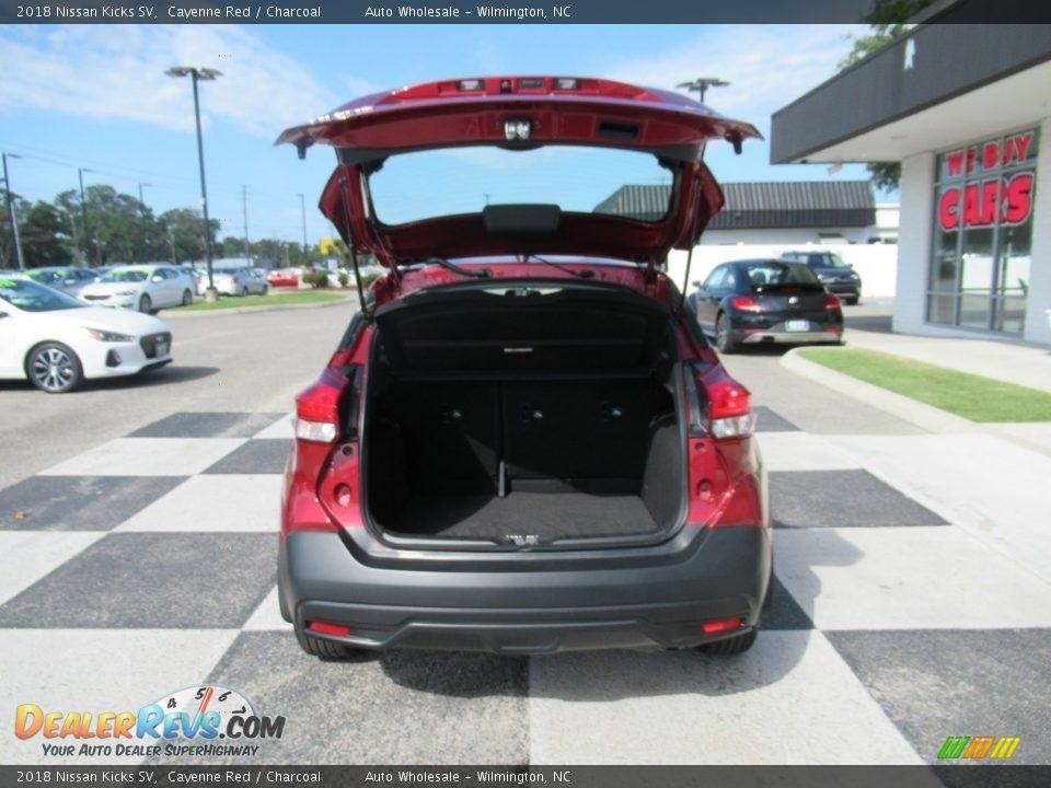 2018 Nissan Kicks SV Cayenne Red / Charcoal Photo #5
