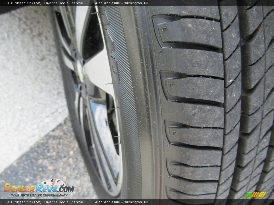 2018 Nissan Kicks SV Cayenne Red / Charcoal Photo #8