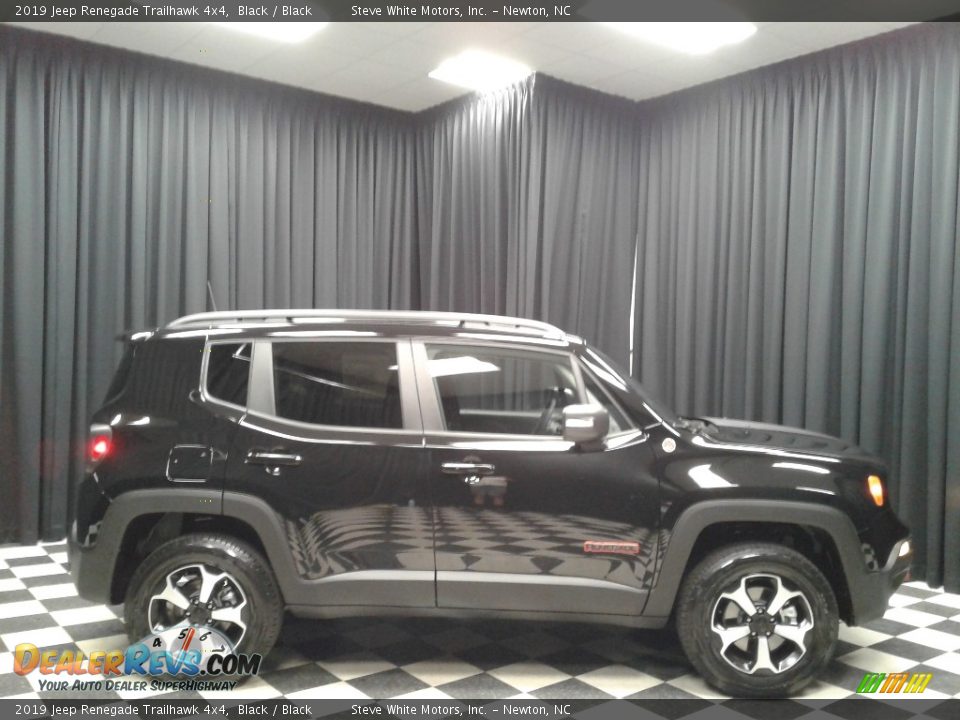 2019 Jeep Renegade Trailhawk 4x4 Black / Black Photo #5