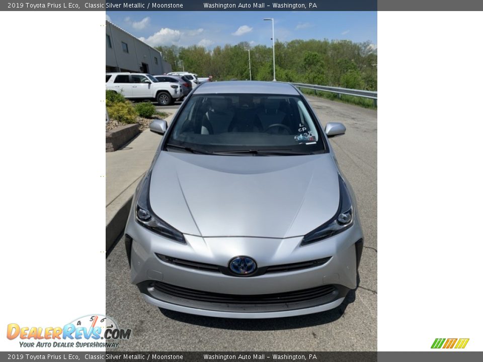 2019 Toyota Prius L Eco Classic Silver Metallic / Moonstone Photo #2