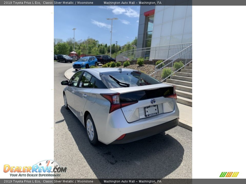 2019 Toyota Prius L Eco Classic Silver Metallic / Moonstone Photo #6
