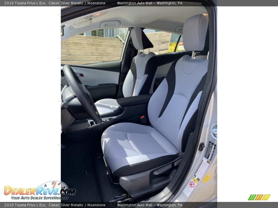 2019 Toyota Prius L Eco Classic Silver Metallic / Moonstone Photo #12