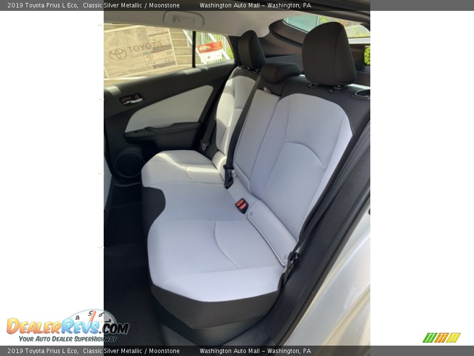 2019 Toyota Prius L Eco Classic Silver Metallic / Moonstone Photo #16