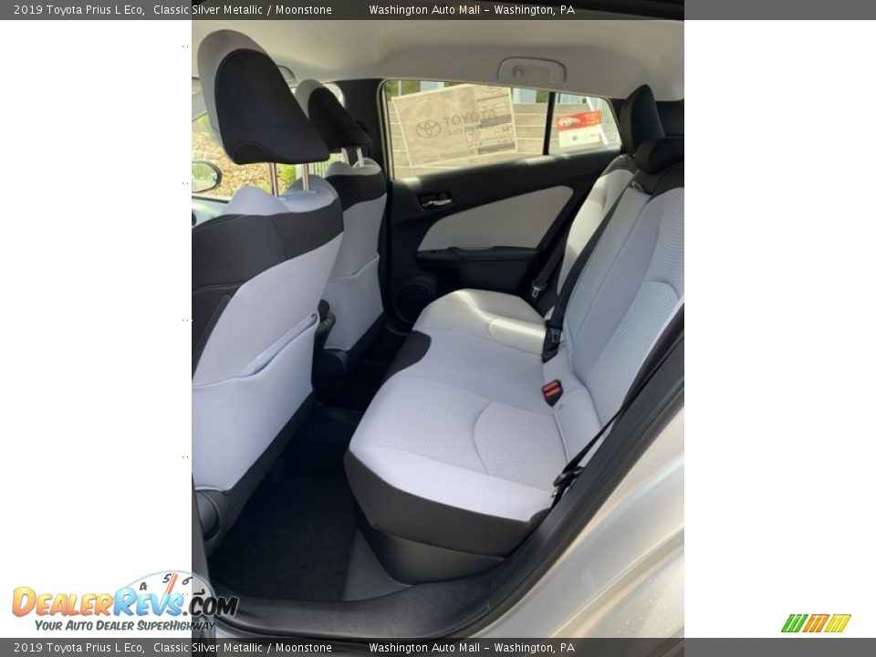 2019 Toyota Prius L Eco Classic Silver Metallic / Moonstone Photo #18