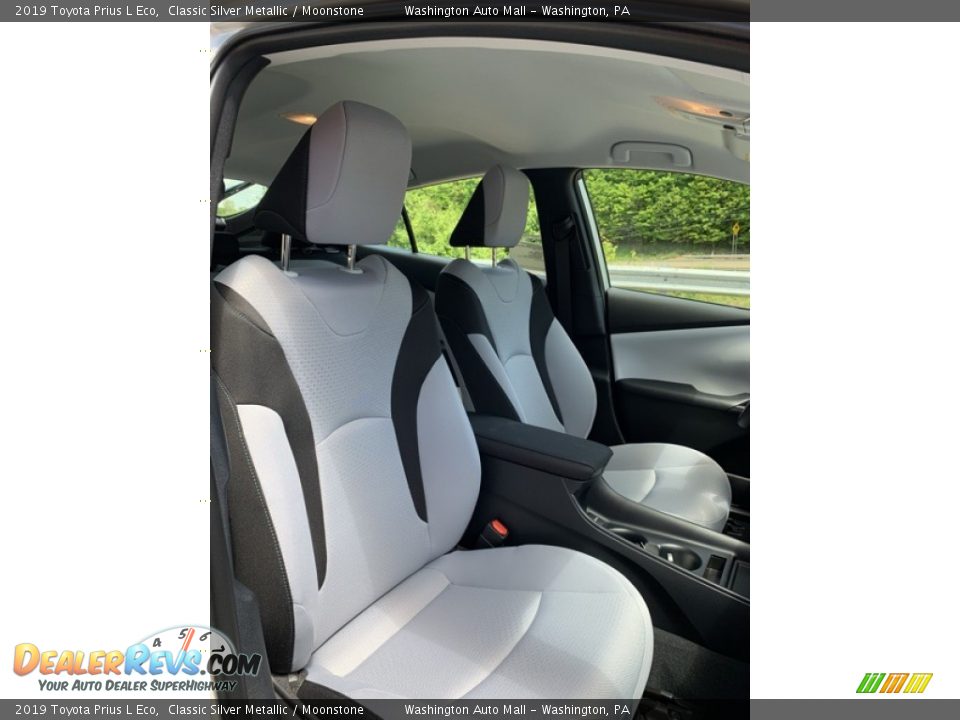 2019 Toyota Prius L Eco Classic Silver Metallic / Moonstone Photo #28