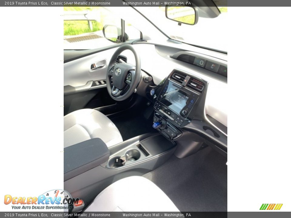 2019 Toyota Prius L Eco Classic Silver Metallic / Moonstone Photo #29