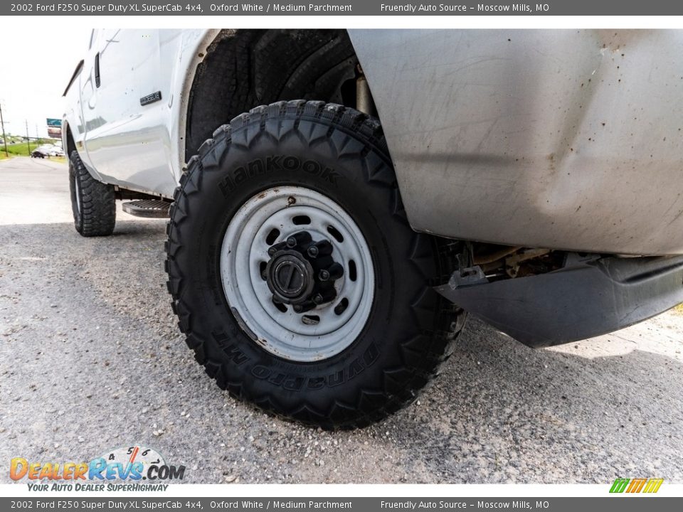 2002 Ford F250 Super Duty XL SuperCab 4x4 Oxford White / Medium Parchment Photo #2