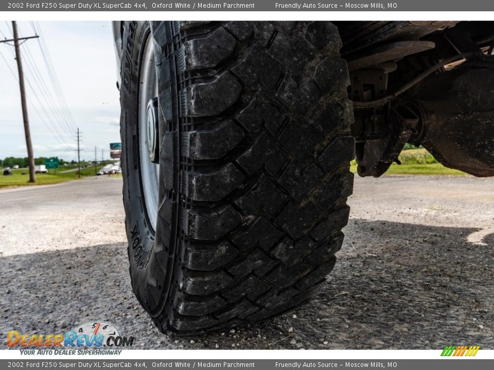 2002 Ford F250 Super Duty XL SuperCab 4x4 Oxford White / Medium Parchment Photo #12