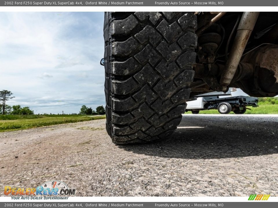 2002 Ford F250 Super Duty XL SuperCab 4x4 Oxford White / Medium Parchment Photo #14