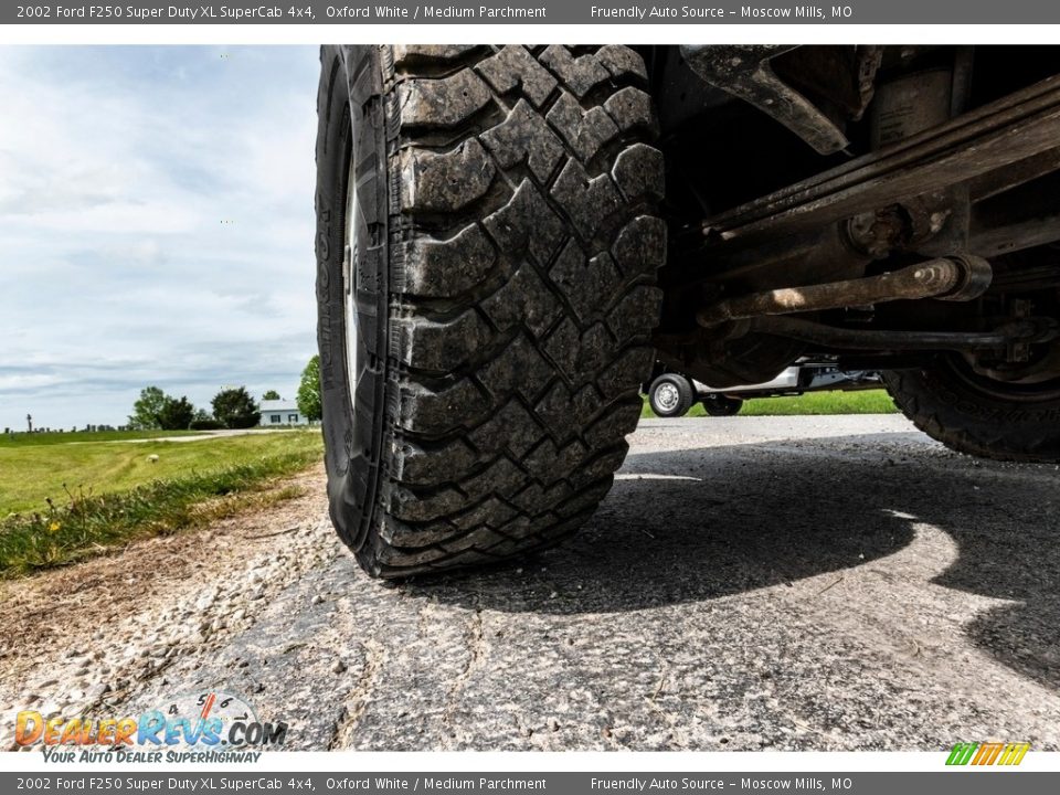 2002 Ford F250 Super Duty XL SuperCab 4x4 Oxford White / Medium Parchment Photo #15
