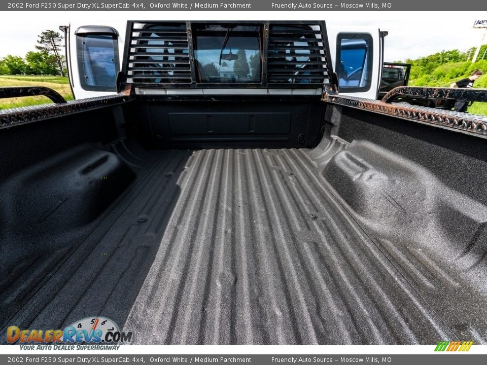 2002 Ford F250 Super Duty XL SuperCab 4x4 Oxford White / Medium Parchment Photo #18