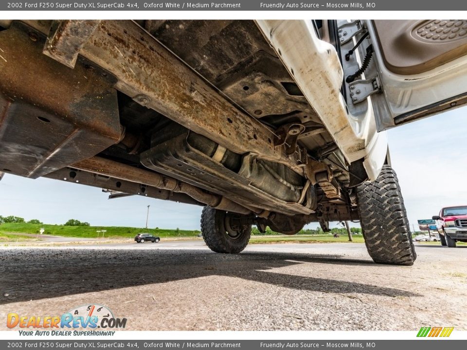 2002 Ford F250 Super Duty XL SuperCab 4x4 Oxford White / Medium Parchment Photo #19