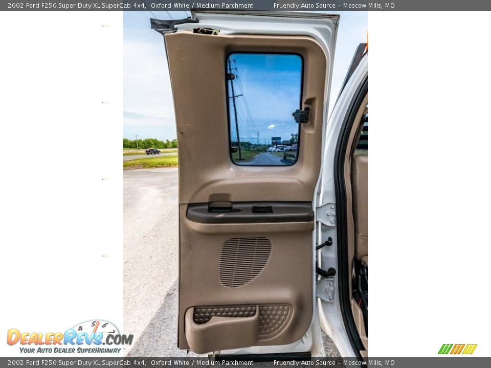 2002 Ford F250 Super Duty XL SuperCab 4x4 Oxford White / Medium Parchment Photo #31