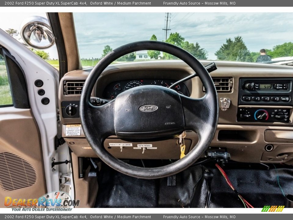 2002 Ford F250 Super Duty XL SuperCab 4x4 Oxford White / Medium Parchment Photo #34