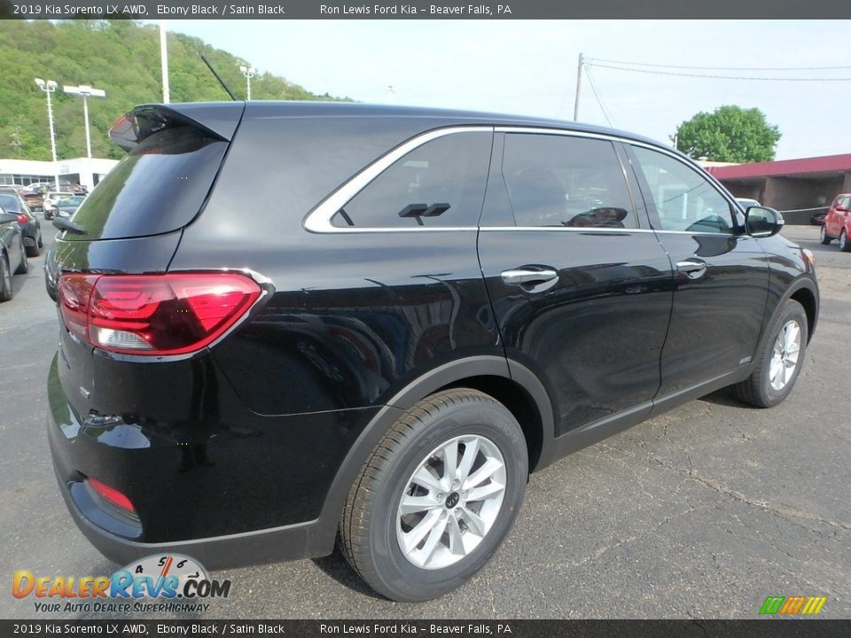 2019 Kia Sorento LX AWD Ebony Black / Satin Black Photo #2