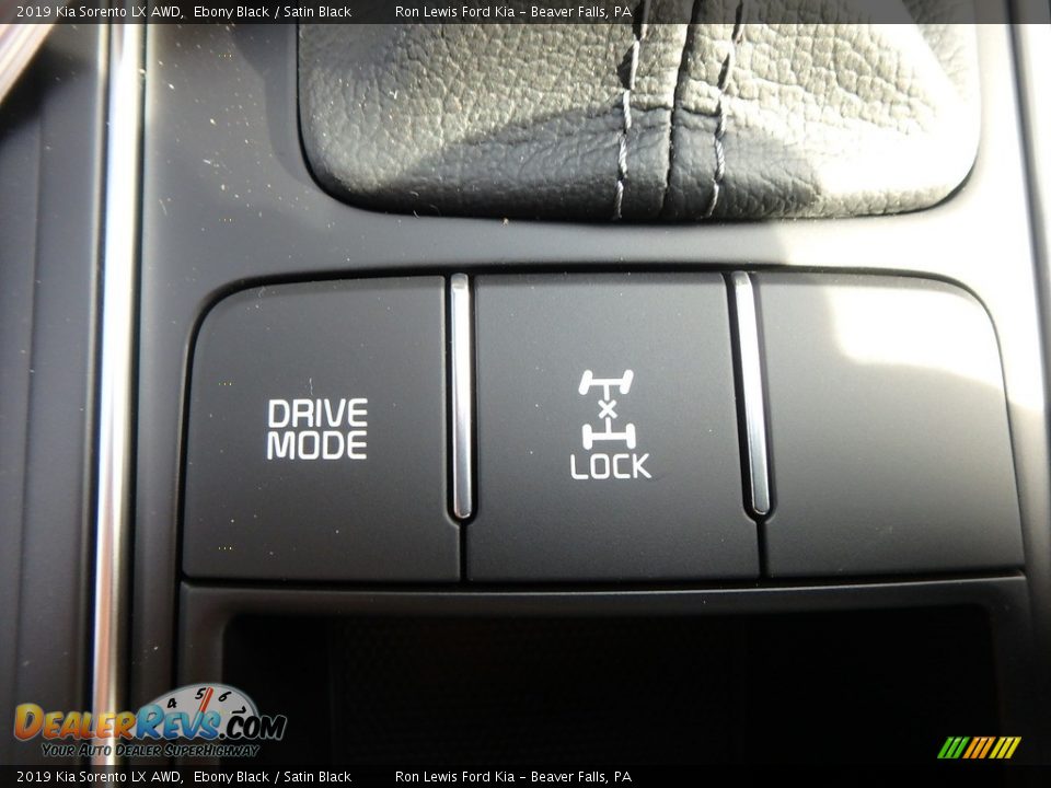 2019 Kia Sorento LX AWD Ebony Black / Satin Black Photo #19