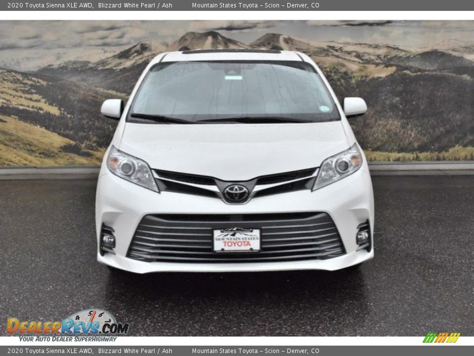 2020 Toyota Sienna XLE AWD Blizzard White Pearl / Ash Photo #2