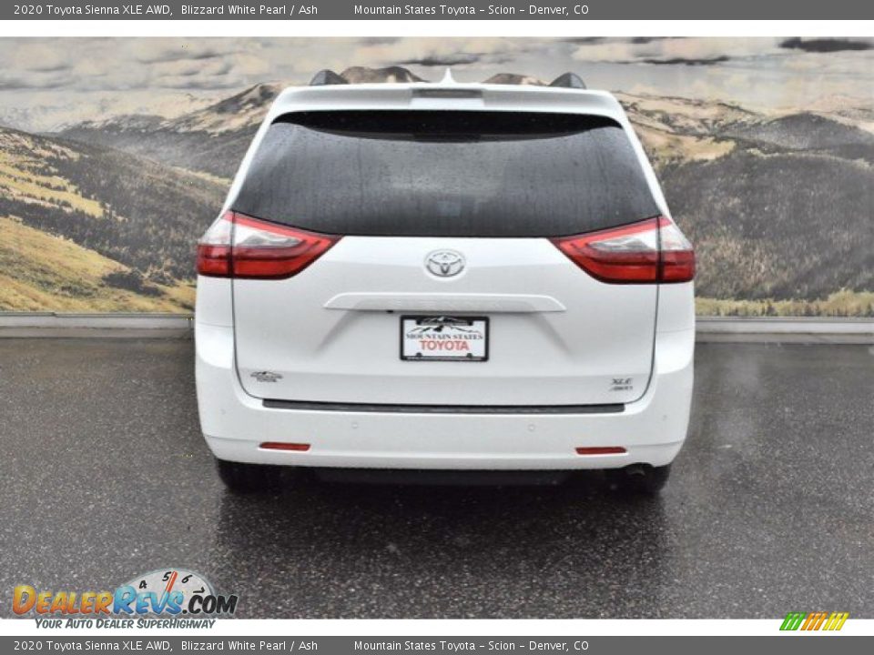 2020 Toyota Sienna XLE AWD Blizzard White Pearl / Ash Photo #4