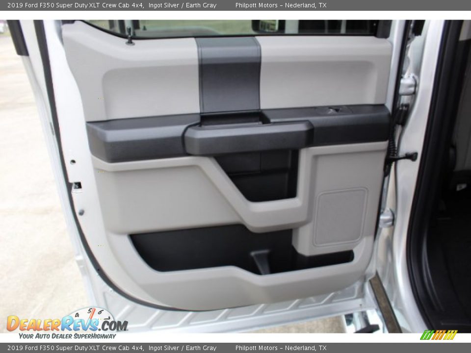 2019 Ford F350 Super Duty XLT Crew Cab 4x4 Ingot Silver / Earth Gray Photo #16