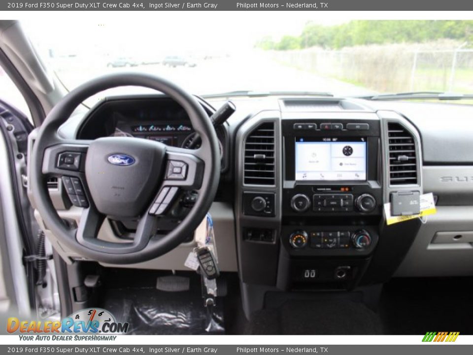 2019 Ford F350 Super Duty XLT Crew Cab 4x4 Ingot Silver / Earth Gray Photo #18