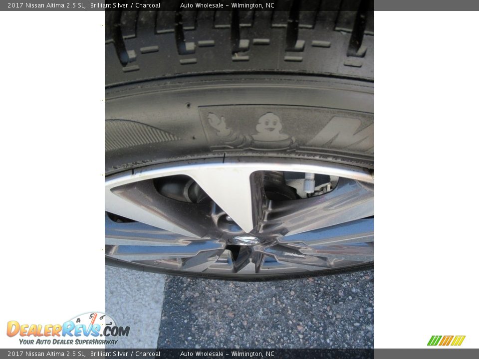 2017 Nissan Altima 2.5 SL Brilliant Silver / Charcoal Photo #10