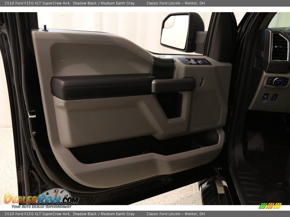 2016 Ford F150 XLT SuperCrew 4x4 Shadow Black / Medium Earth Gray Photo #5