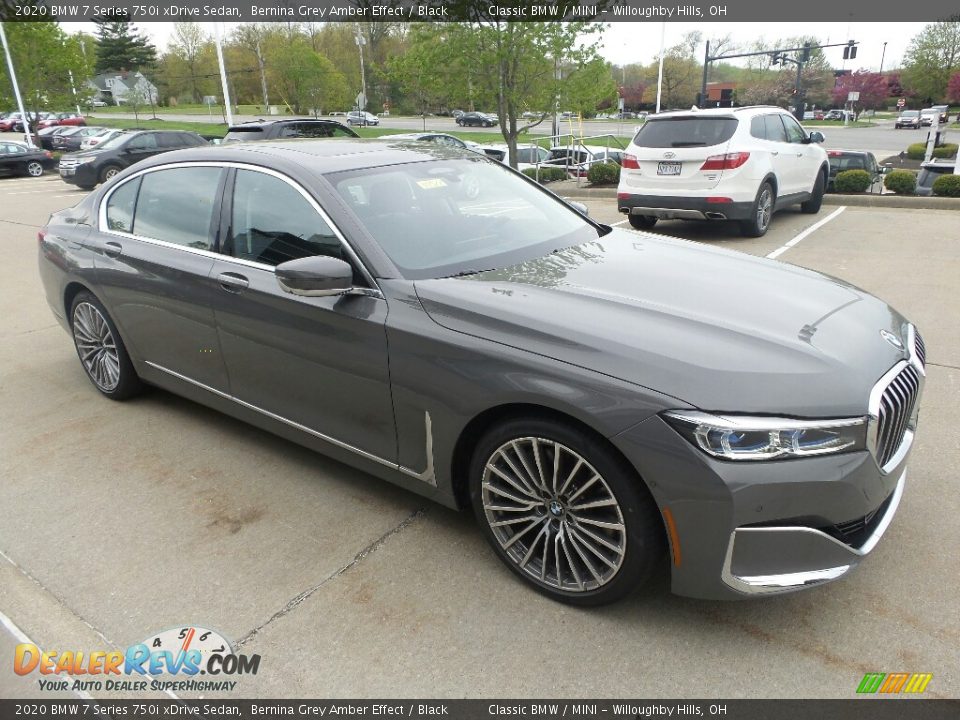 Front 3/4 View of 2020 BMW 7 Series 750i xDrive Sedan Photo #1