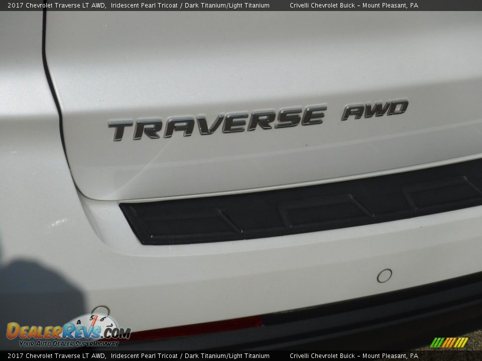 2017 Chevrolet Traverse LT AWD Iridescent Pearl Tricoat / Dark Titanium/Light Titanium Photo #11