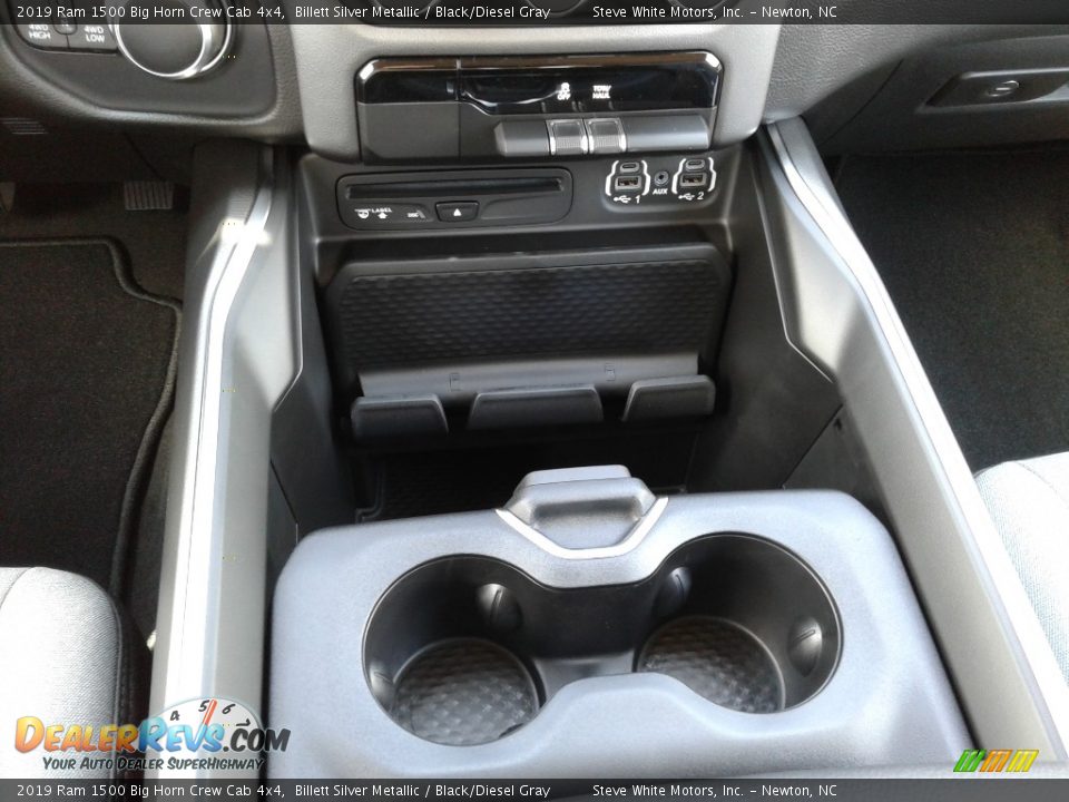 2019 Ram 1500 Big Horn Crew Cab 4x4 Billett Silver Metallic / Black/Diesel Gray Photo #28