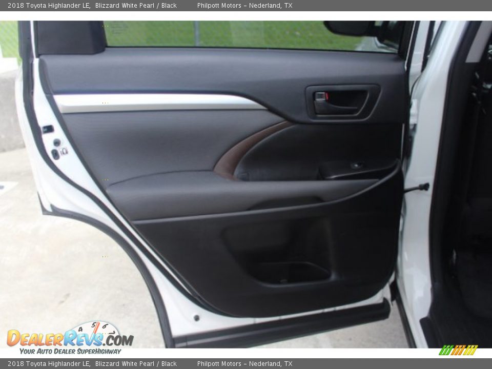 2018 Toyota Highlander LE Blizzard White Pearl / Black Photo #16