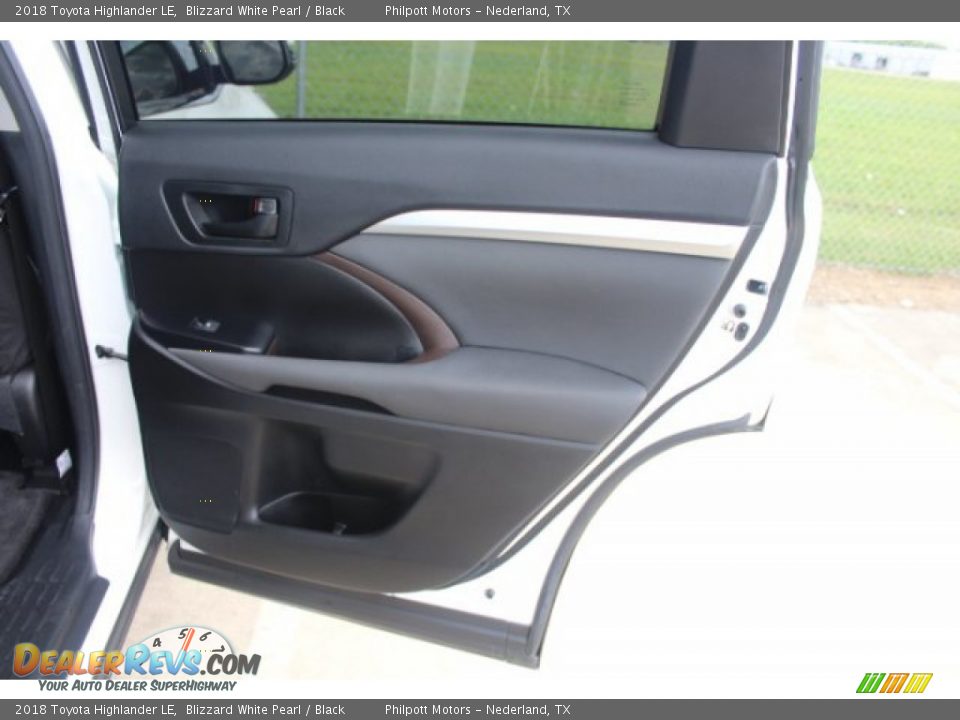 2018 Toyota Highlander LE Blizzard White Pearl / Black Photo #21