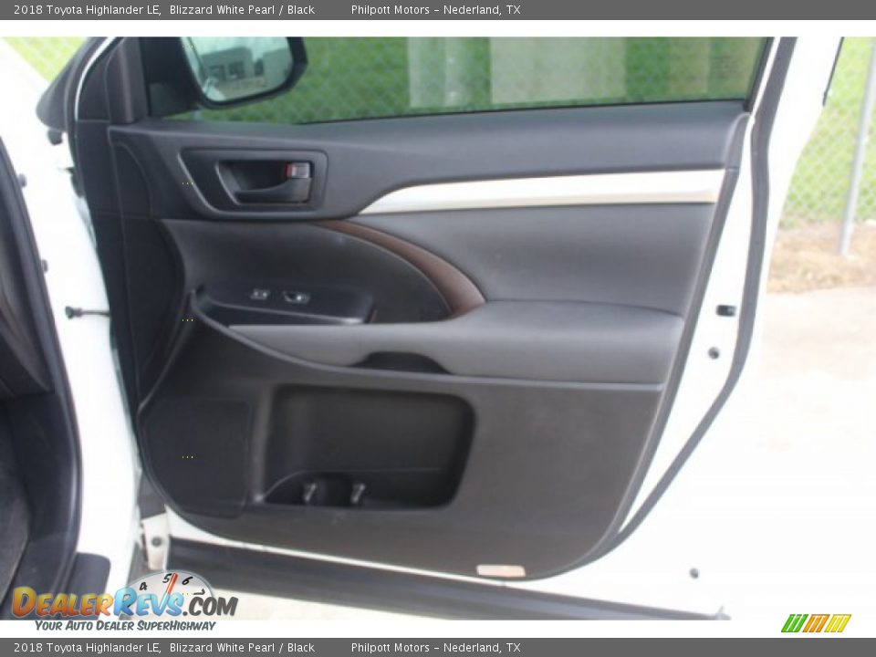 2018 Toyota Highlander LE Blizzard White Pearl / Black Photo #23