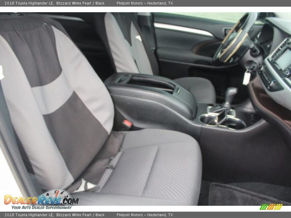 2018 Toyota Highlander LE Blizzard White Pearl / Black Photo #24
